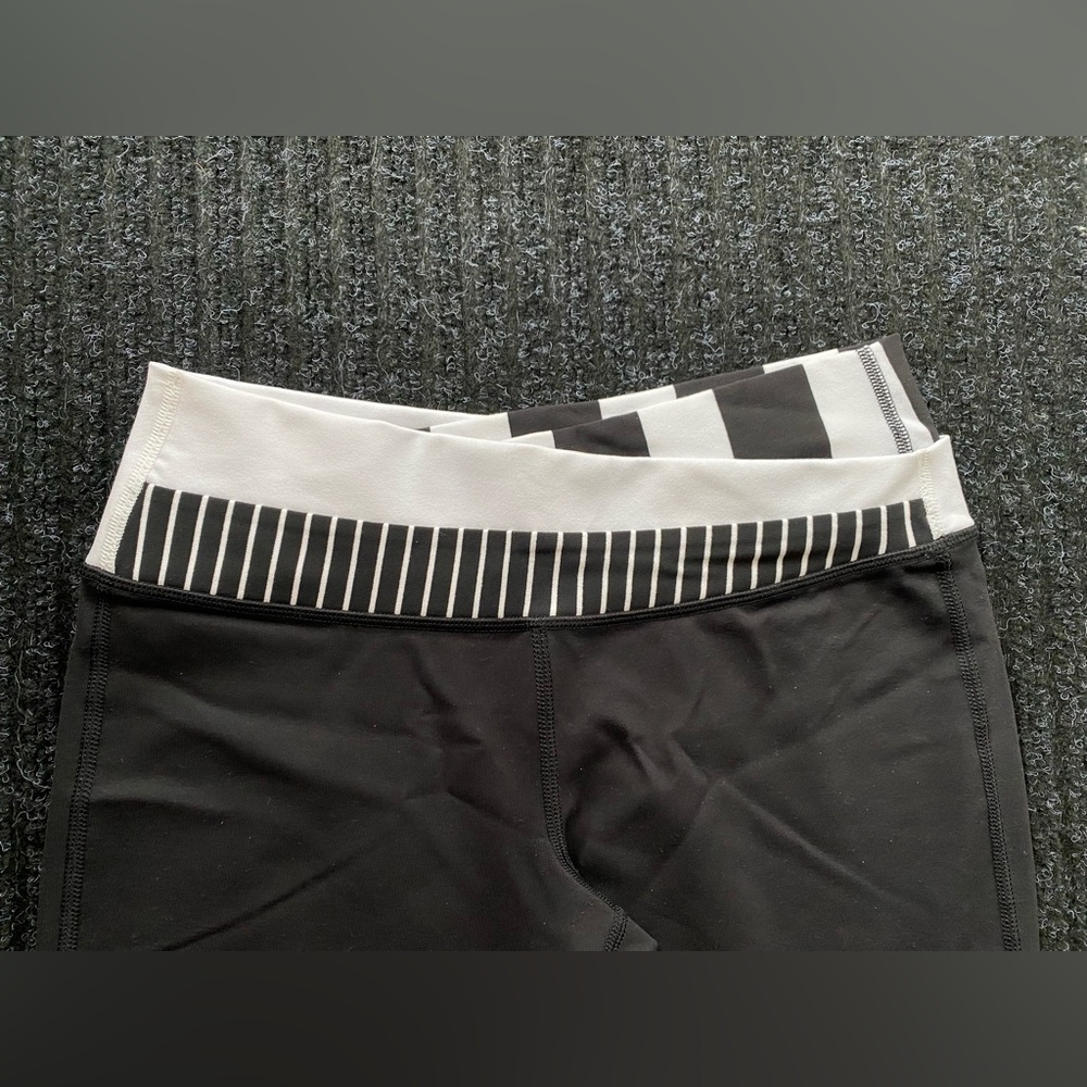 Lululemon Astro wide leg pant
Size 6- BLACK